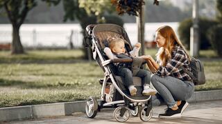 Estudio revela por qué los bebés son tan buenos imitando a adultos