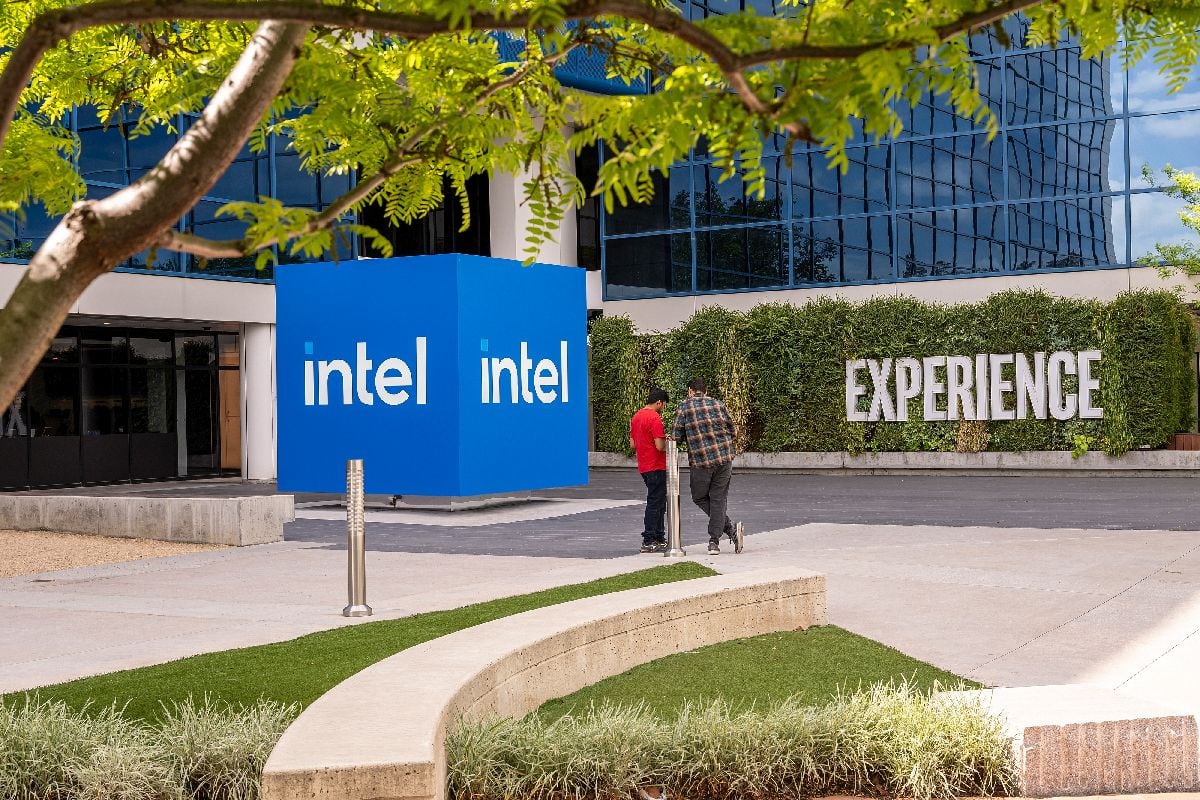 The Intel headquarters in Santa Clara, California. Photographer: David Paul Morris/Bloomberg