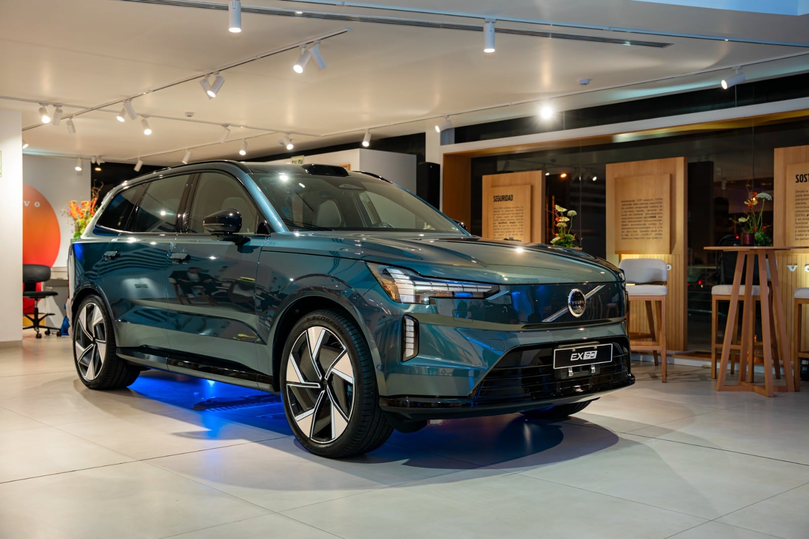Solo en agosto se comercializaron 364 vehículos de lujo, lo que representó un crecimiento de 14.8% en torno a las 317 unidades registradas en agosto del 2025. (Foto: Referencial - Volvo)