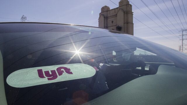 Lyft, rival de Uber, registra su mayor caída tras advertir menores ganancias
