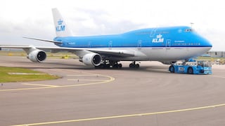Aerolínea holandesa KLM mantiene vuelos a China pero ofrece cancelar gratis