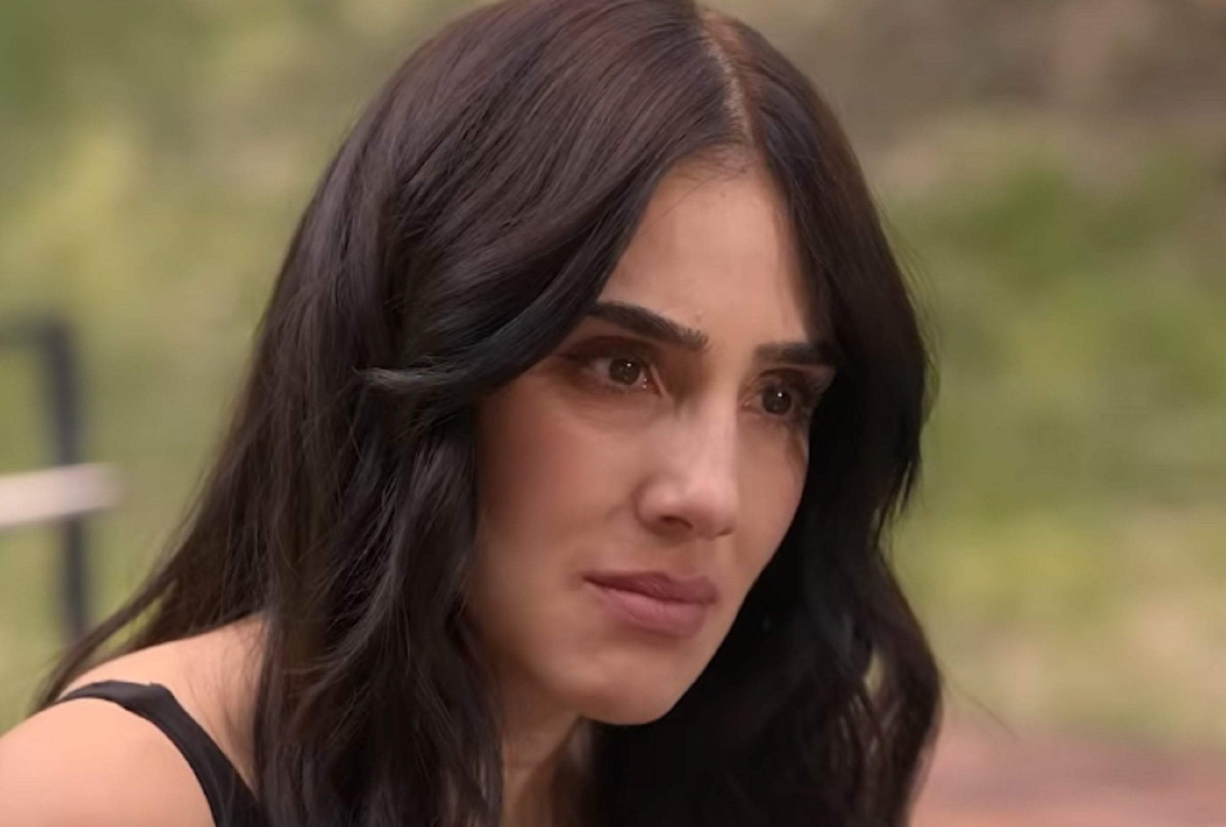 Jimena (Sandra Echeverría) está cansada de luchar por su relación con Gabriel en la tercera temporada de "El niñero" (Foto: Netflix)