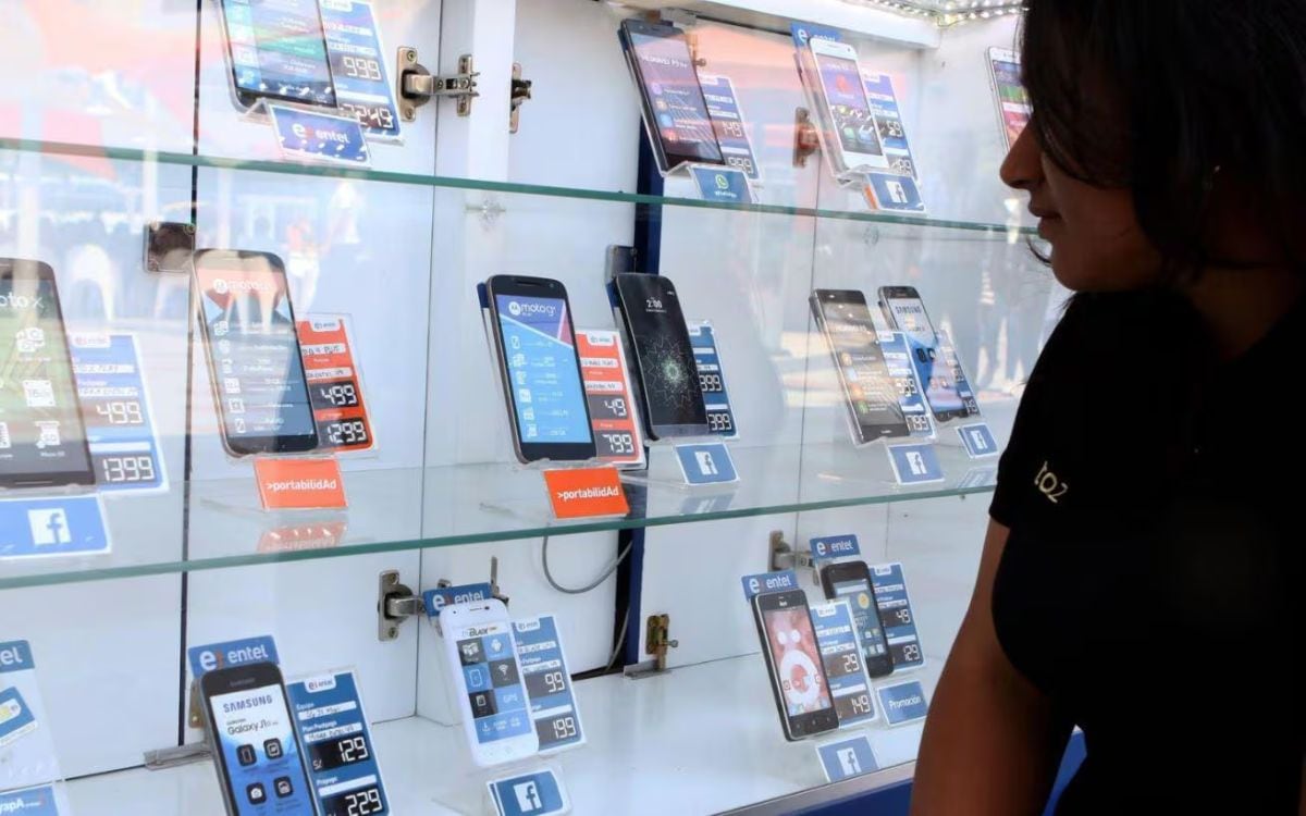 10 de febrero del 2011. Hace 15 años. Las provincias concentrarán el 70% de ventas de celulares.