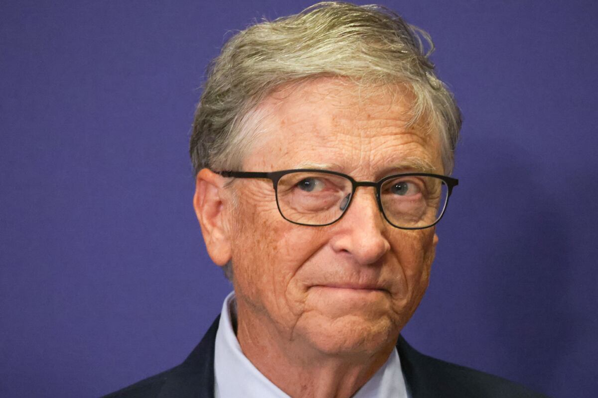 Bill Gates es el cofundador de Microsoft, empresa en la que también tiene acciones para sus fines millonarios (Foto: AFP)