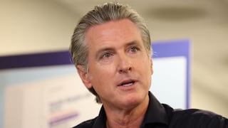Newsom aprueba una nueva ley para las escuelas de California: estos son los temas que deberán considerarse