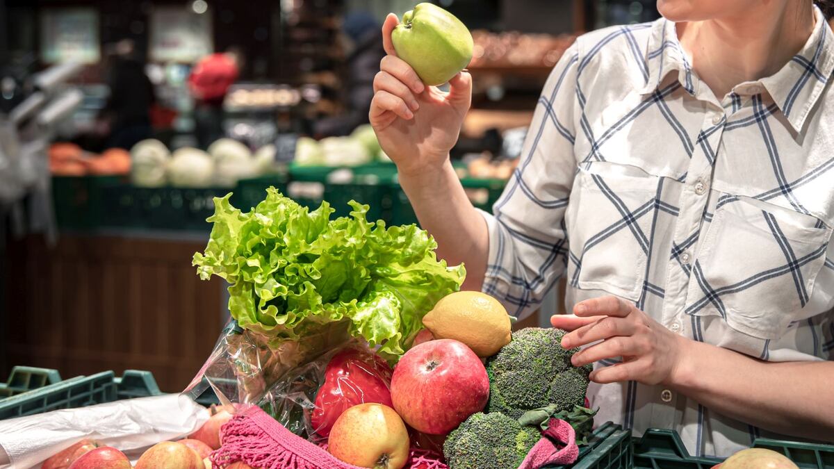 Tres programas de Nueva York que dan incentivos para comprar alimentos saludables