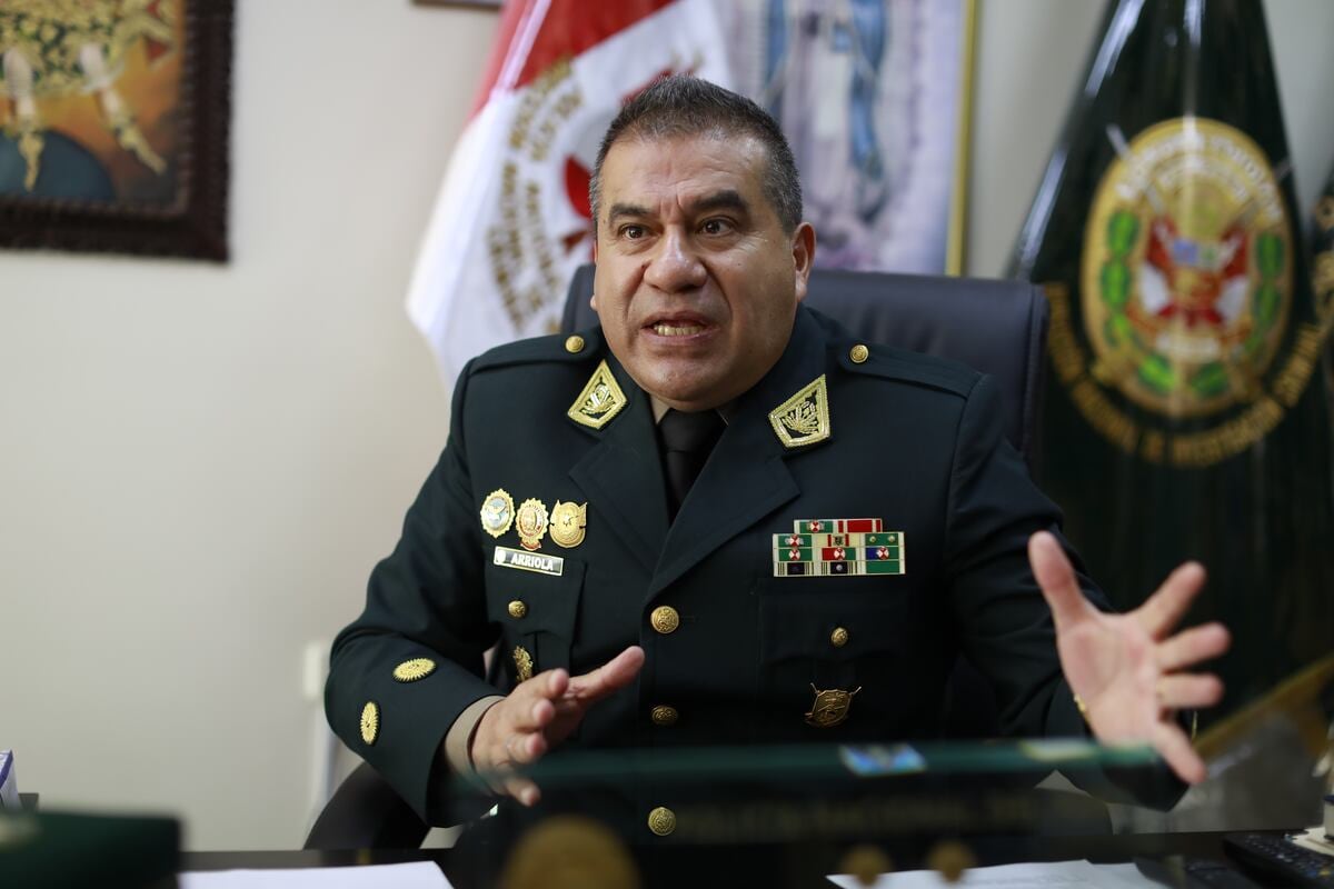 Óscar Arriola, comandante general de la PNP, declaró que estas herramientas son aprovechadas por Cerrón para participar en enlaces en vivo sin ser rastreado. (Foto: Julio Reaño / El Comercio)