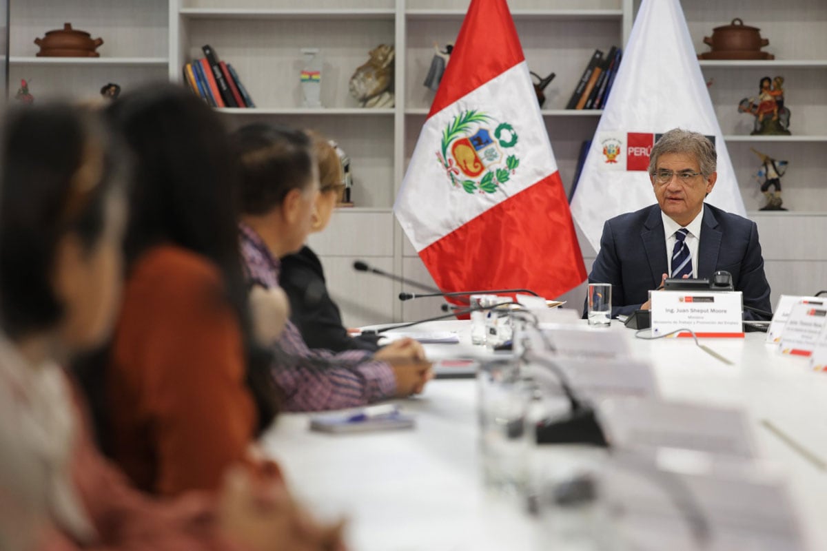 Ministro Juan Sheput amplía el diálogo social con centrales sindicales | Foto: Referencial