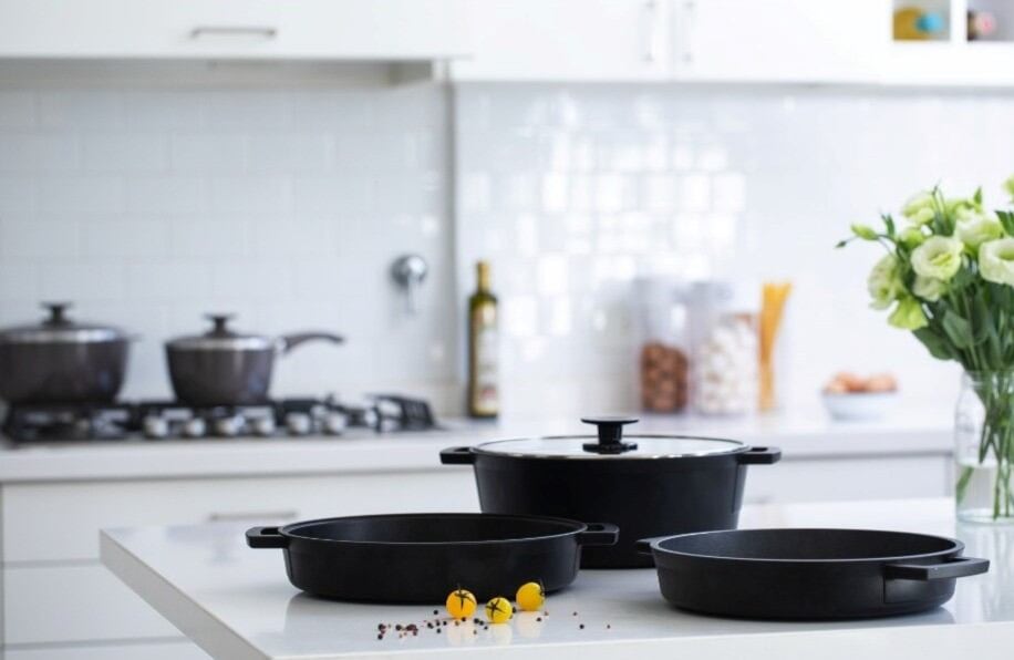 Dentro de la oferta de Essen, los artículos más demandados son las ollas, sartenes, cuchillos premium y la flip (horno portátil).