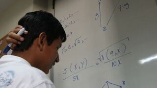 Escolares peruanos entre los que más toman clases de matemática fuera de la escuela, pero sin éxito