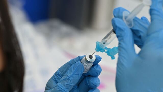 Minsa anunció nuevo cronograma de llegada de vacunas de Sinopharm y Pfizer 
