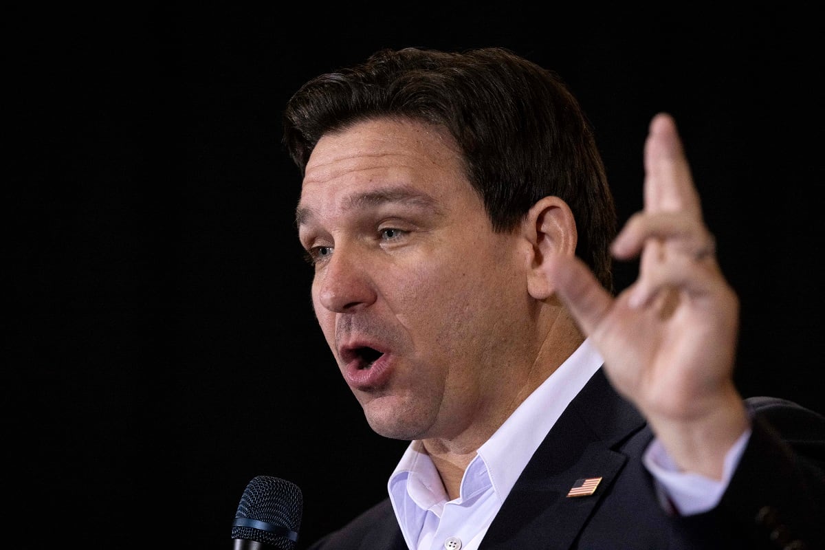 Un informe periodístico en Florida ha revelado cuánto habría gastado Ron DeSantis en centros de detención de inmigrantes (Foto: AFP)