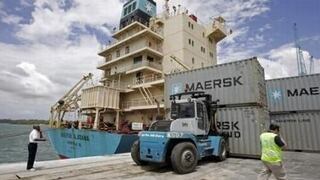 Maersk cambiará foco desde contenedores a negocio de petróleo
