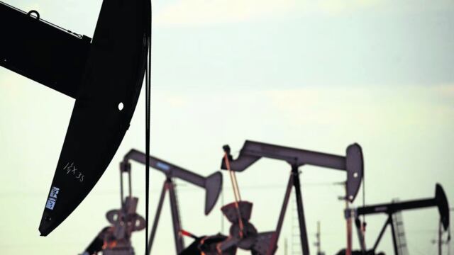Israel-Irán: precios del petróleo suben más de 3% por tensiones en Oriente Medio 