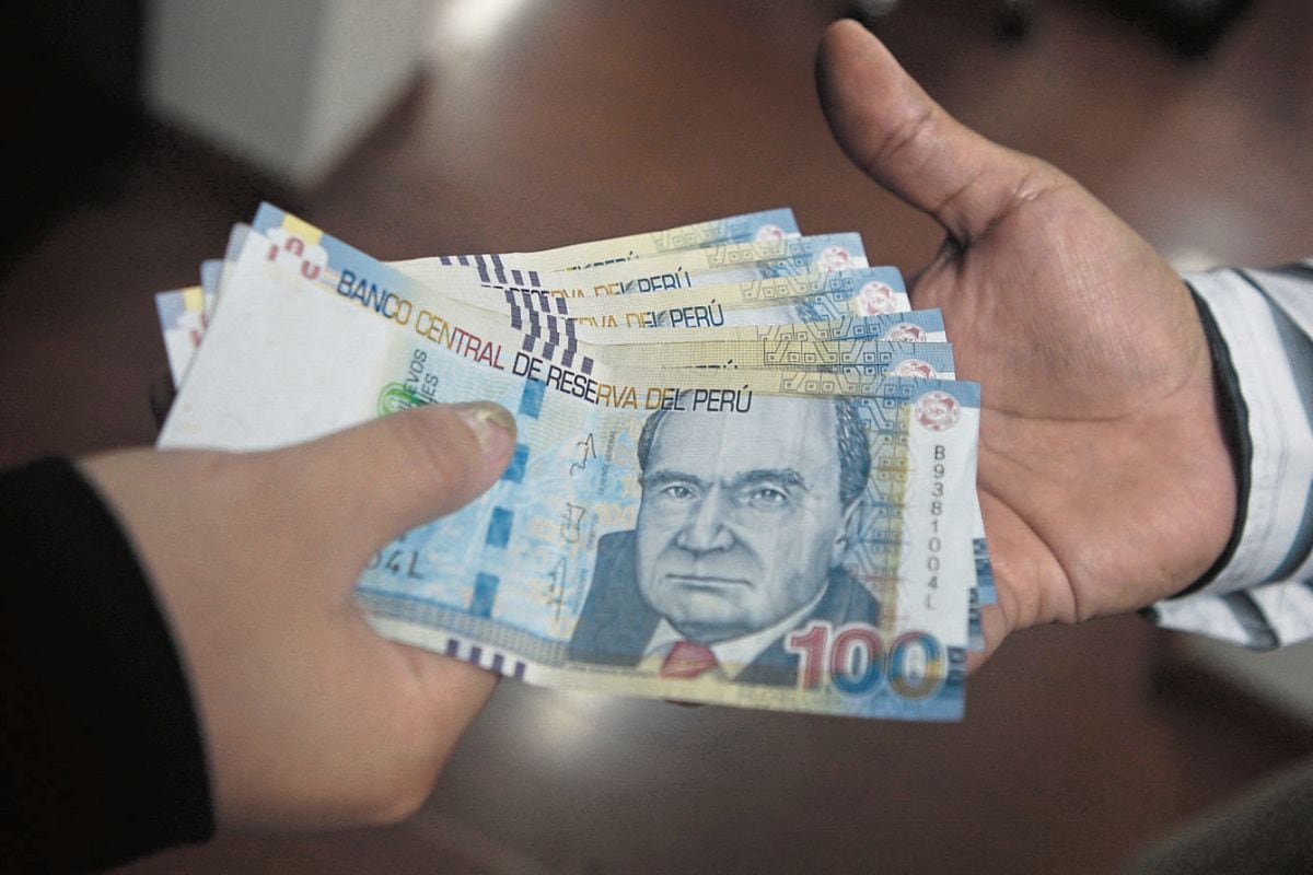 Si las utilidades a repartir por una empresa superan el tope de 18 sueldos, el monto excedente se debe destinar al Fondoempleo. Foto: GEC.