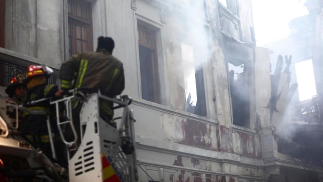 Mininter: Incendio en Centro de Lima habría sido ocasionado por pirotécnico 