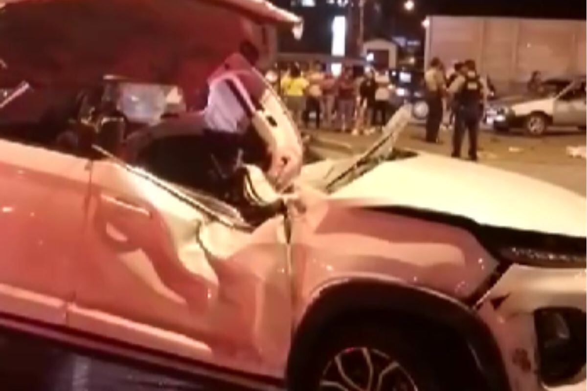 Accidente automovilístico en Punta Negra se produjo la madrugada de este 1 de enero. (Foto: Captura Facebook Prensa Perú)