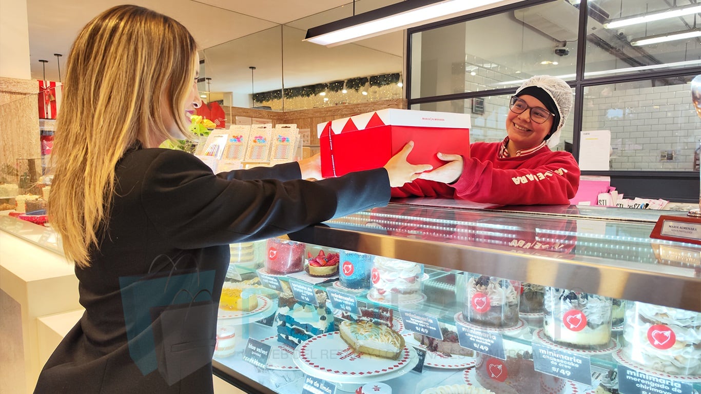 María Almenara se convierte en uno de los primeros ejemplos de cómo este modelo puede aterrizarse rápidamente en una empresa de consumo masivo. Foto: Andina