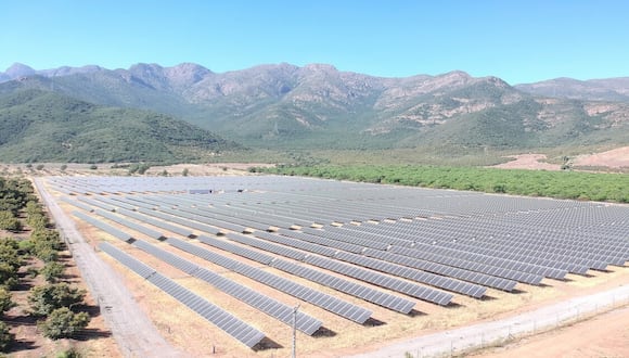 Según datos de la Asociación Peruana de Energías Renovables (SPR), el sector de Ica acumula una inversión cercana a los US$3.500 millones en 16 proyectos de energía renovables a febrero 2024. (Foto: Andes Solar)