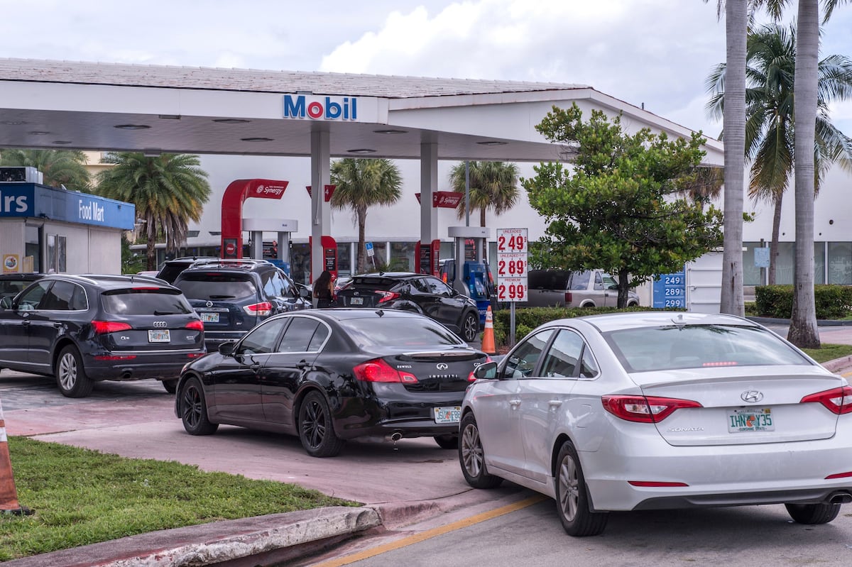 Esta nueva ley fija algunos cambios para los compradores y vendedores de autos que fueron declarados como siniestrados (Foto: EFE)