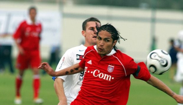Paolo Guerrero inició su carrera profesional como futbolista en Bayern Munich. Luego jugó en equipo como Hamburgo, Corinthians, Flamengo y Racing. (Foto: AFP)