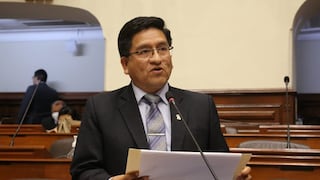 Elías Varas habría vulnerado neutralidad al respaldar a Roberto Sánchez en el Pleno, según JEE