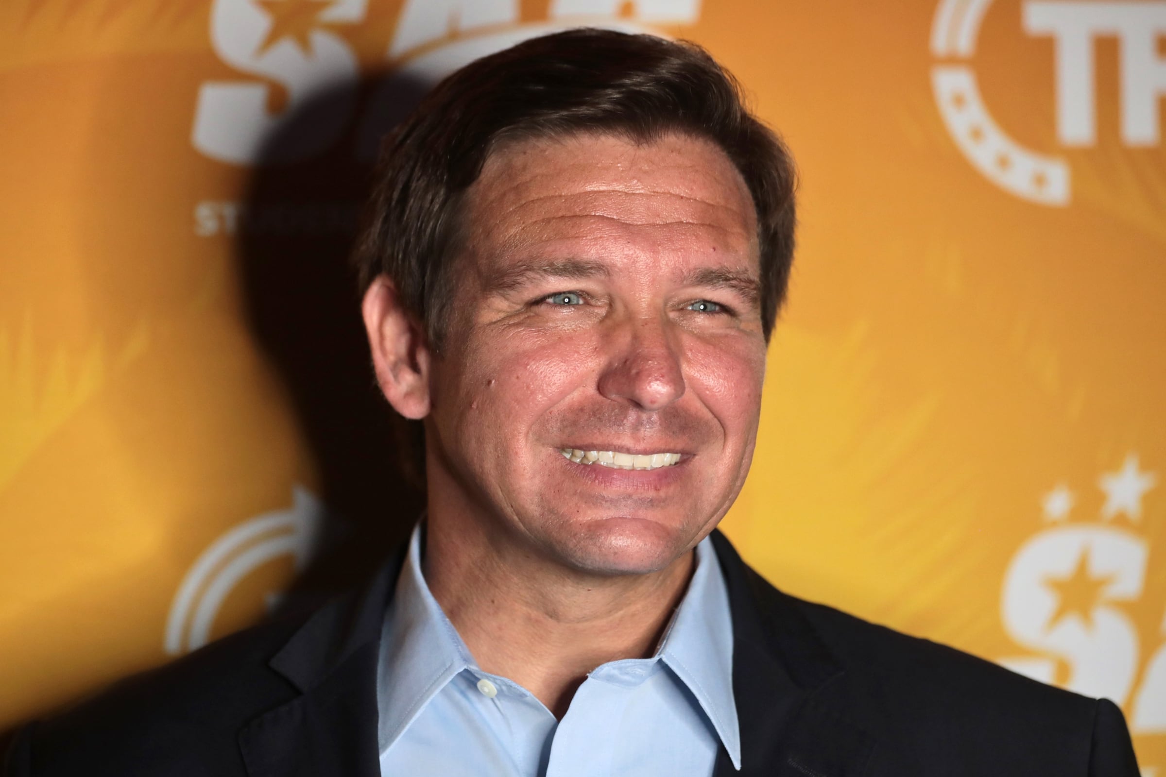 El gobernador de Florida, Ron DeSantis, al firmar esta ley borró algunas burocracias y trámites para quienes solo buscar una remodelación en sus domicilios (Foto: Gage Skidmore / Flickr)