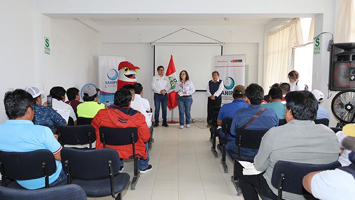Las habilitaciones sanitarias mejorarán la competitividad y calidad de vida de los pescadores. Foto: Andina