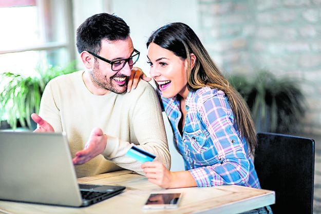 Los amigos y familiares (o conocidos) son la fuente de información más confiable para el mayor porcentaje de usuarios de redes sociales (28%) al momento de decidir una compra.