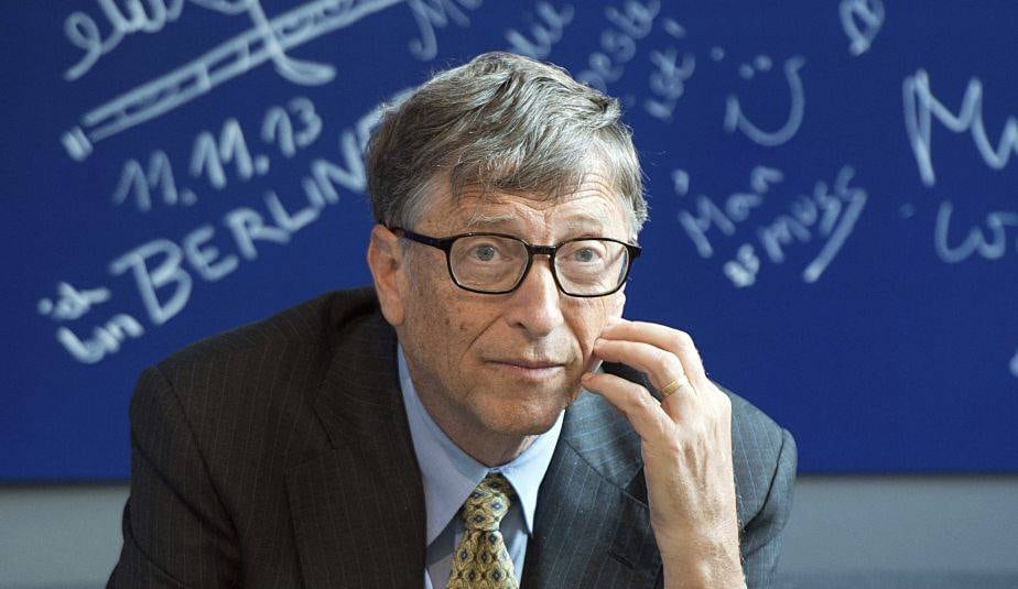 El cofundador de Microsoft pidió una mayor participación de gobiernos y fuerzas del orden para establecer medidas de seguridad y supervisión. (Foto: EFE)