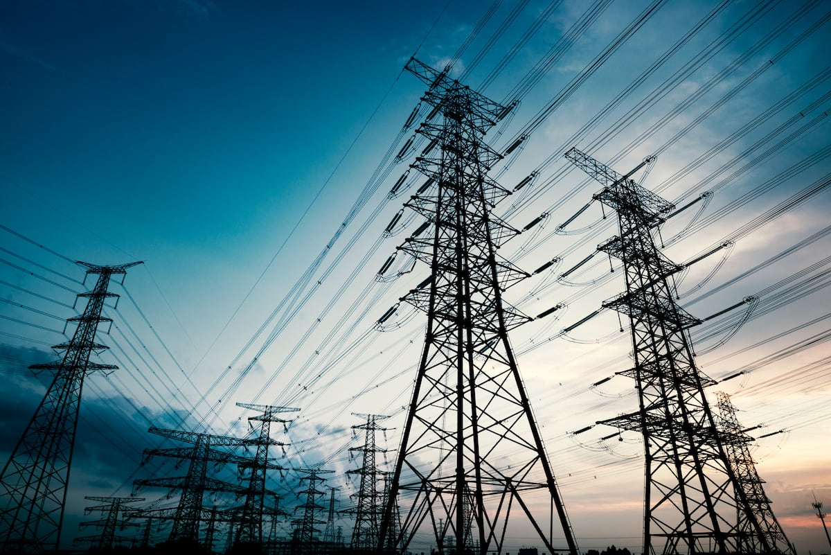En Perú, IFC respaldará tres proyectos de líneas de transmisión eléctrica de Acciona que permitirán integrar energía renovable a la red nacional. (Foto: iStock).