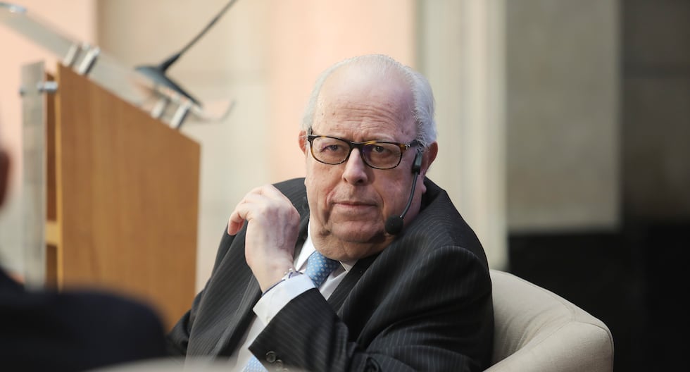 TASAS EN ESPERA: Velarde frena alzas pese a inflación global