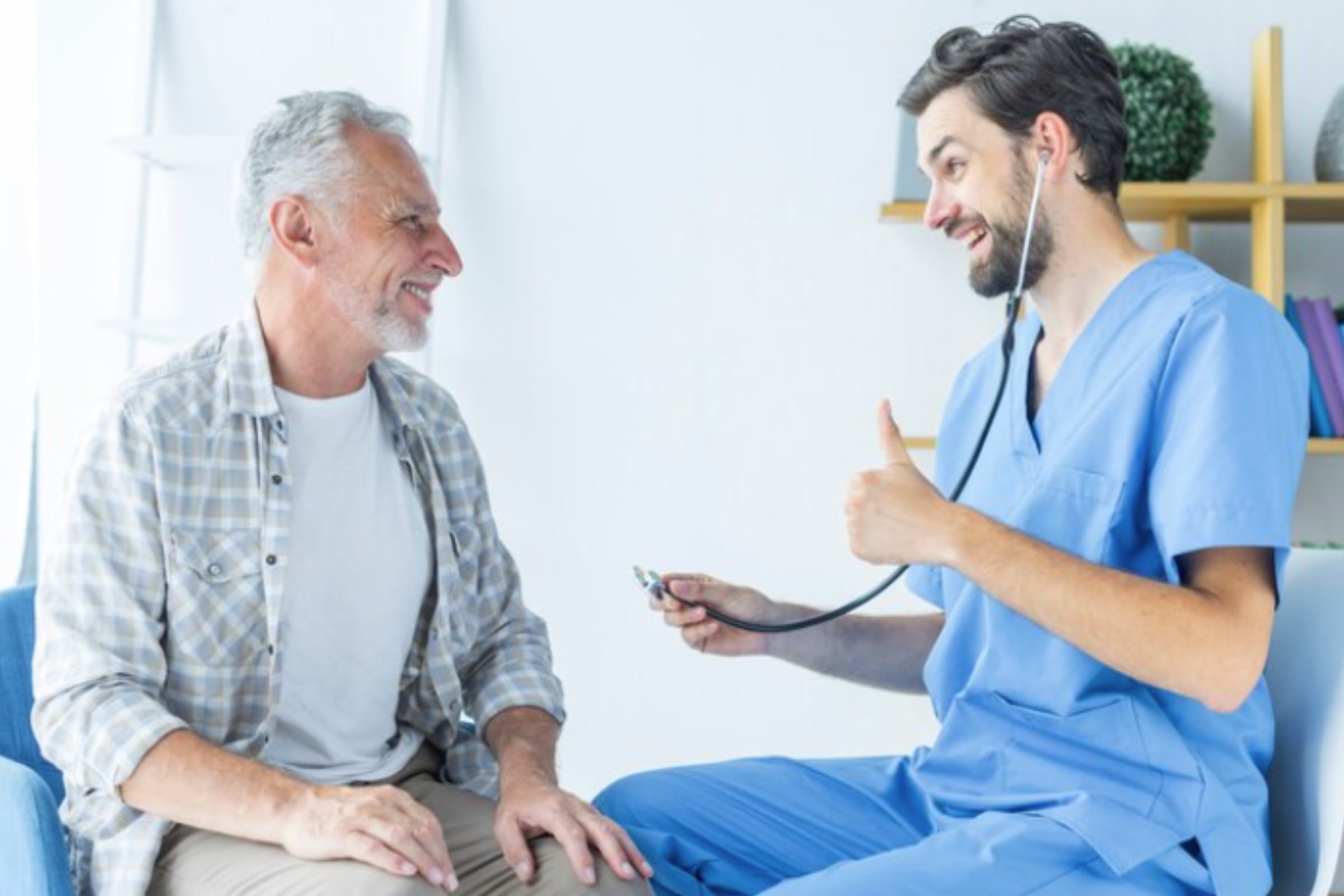 Varios centros de salud ofrecen un excelente servicio médico a bajo costo o, en el mejor de los casos, totalmente gratis. (Crédito: freepik)