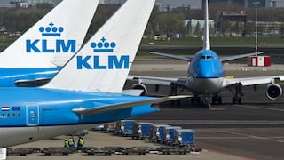 Aerolínea holandesa KLM reducirá su plantilla en 5,000 empleos por COVID-19 