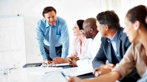 Un gerente de Administración y Finanzas (CFO) registra una mediana de S/ 13,500 al mes, mientras que los cargos técnicos parten de S/ 2,000. Foto: Andina