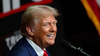 Desde Biblias hasta criptomonedas: un vistazo a diversas fuentes de ingresos de Trump