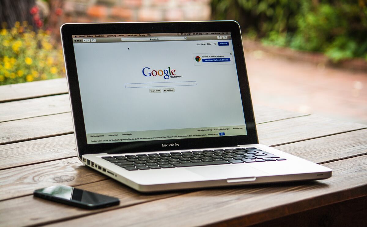 Google ahora da la opción: “Try On” (Pruébatelo), en la que se puede ver la prenda seleccionada en los distintos tipos de cuerpos.
