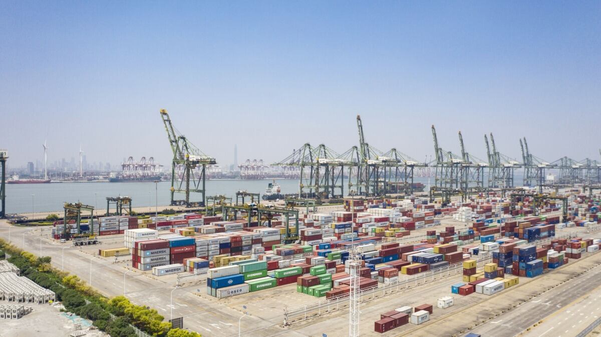 Si bien no está del todo claro cuándo se emitirán los bonos de refinanciamiento, varias localidades elegidas para la emisión completaron una revisión y se espera que sus planes se presenten dentro de una o dos semanas, dijo Caixin citando a una persona no identificada. (Foto: Bloomberg)