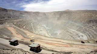 Mineras de cobre en Chile mantienen operaciones pese a protestas