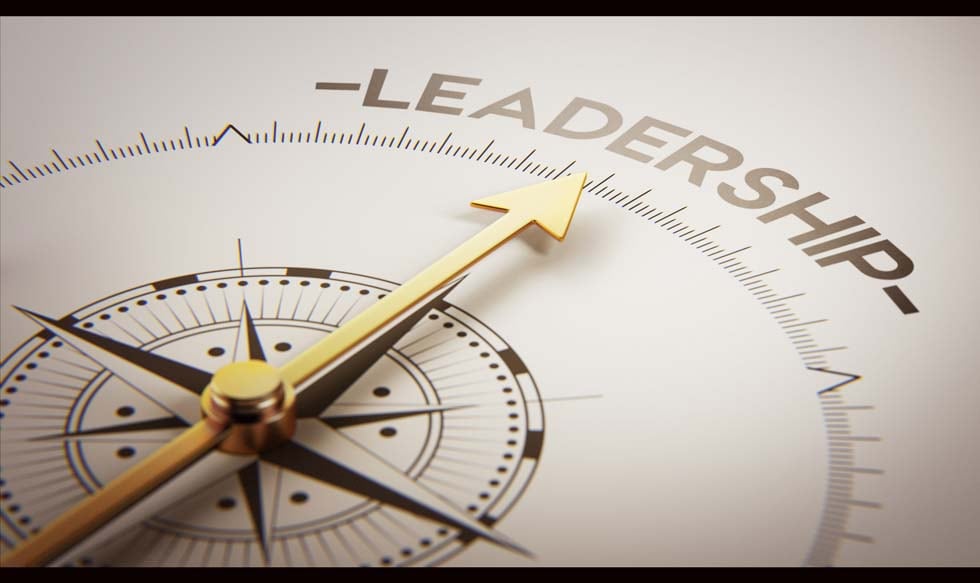 Los estudios demuestran que las personas poderosas no necesariamente intentan impresionar. Su objetivo es evaluar. Lea este artículo de Harvard Business Review y mejore su estilo de liderazgo.