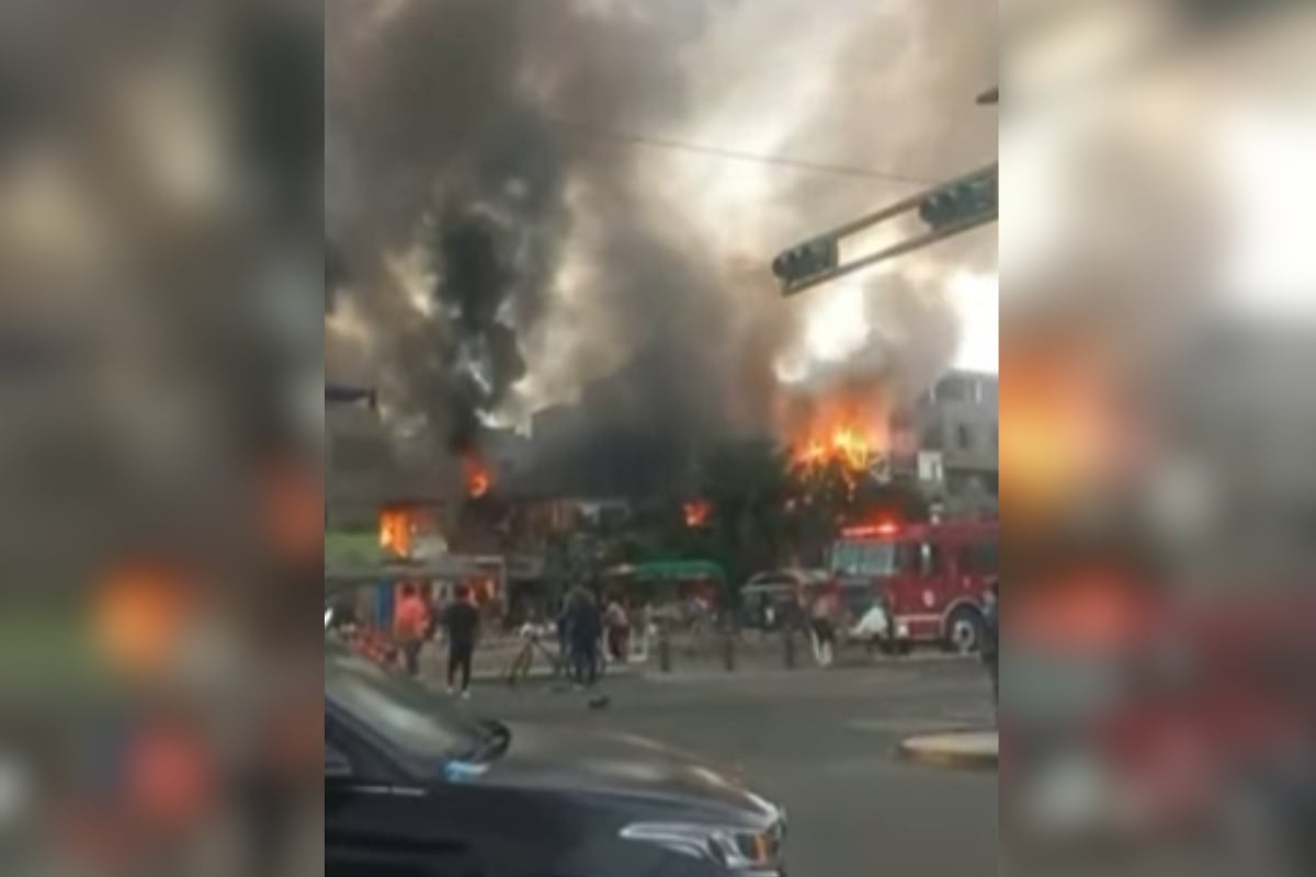 Incendio en Ate se registra a la altura de la urbanización Santa Martha, según Bomberos. Foto: referencial / captura