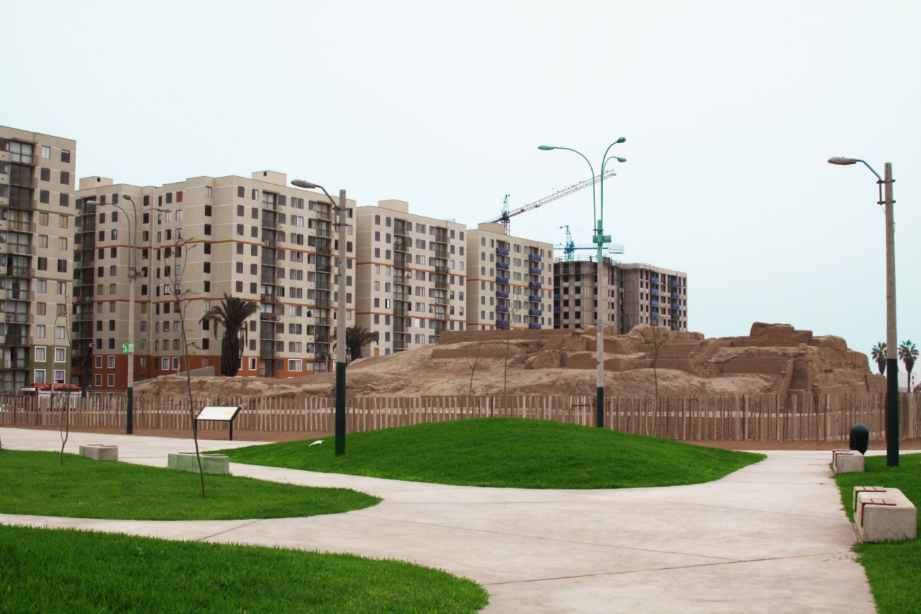 El Ministerio de Vivienda, Construcción y Saneamiento (MVCS) estableció una serie de cambios en la Ley N° 31313 de Desarrollo Urbano Sostenible que regulan la planificación urbana y rural de las ciudades y centros poblados del país.