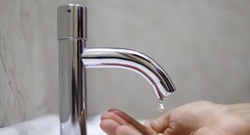 Propietarios morosos en un condominio, ¿se les puede cortar el servicio de agua?