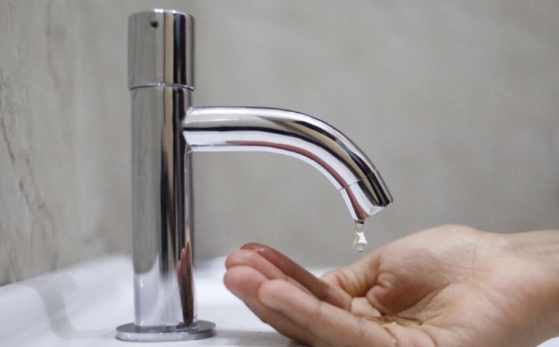 Muchos condominios realizan un pago mensual por el consumo general de agua de todo el edificio, ya que los departamentos no cuentan con un medidor independiente. Foto: GEC.