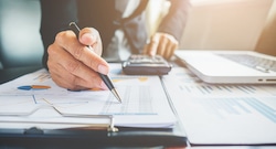 Empresas peruanas enfrentarán cambio crucial en sus balances en 2027, ¿quiénes se benefician?