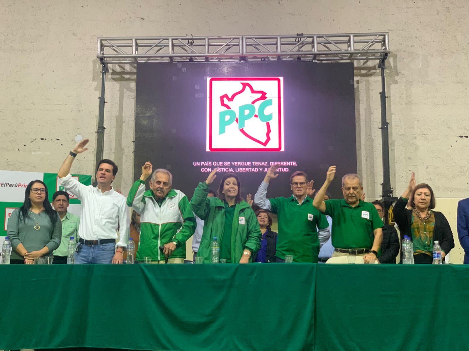 El PPC eligió al empresario Carlos Neuhaus como su nuevo presidente.