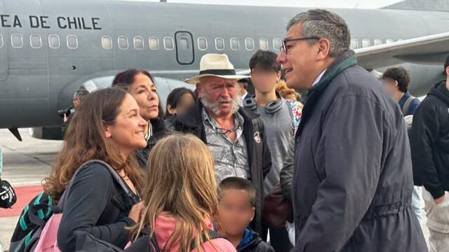 Grupo de peruanos en Israel llegaron a Chile en vuelo humanitario