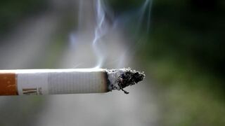 FDA aprueba venta de bolsas de nicotina citando beneficios para la salud de los fumadores