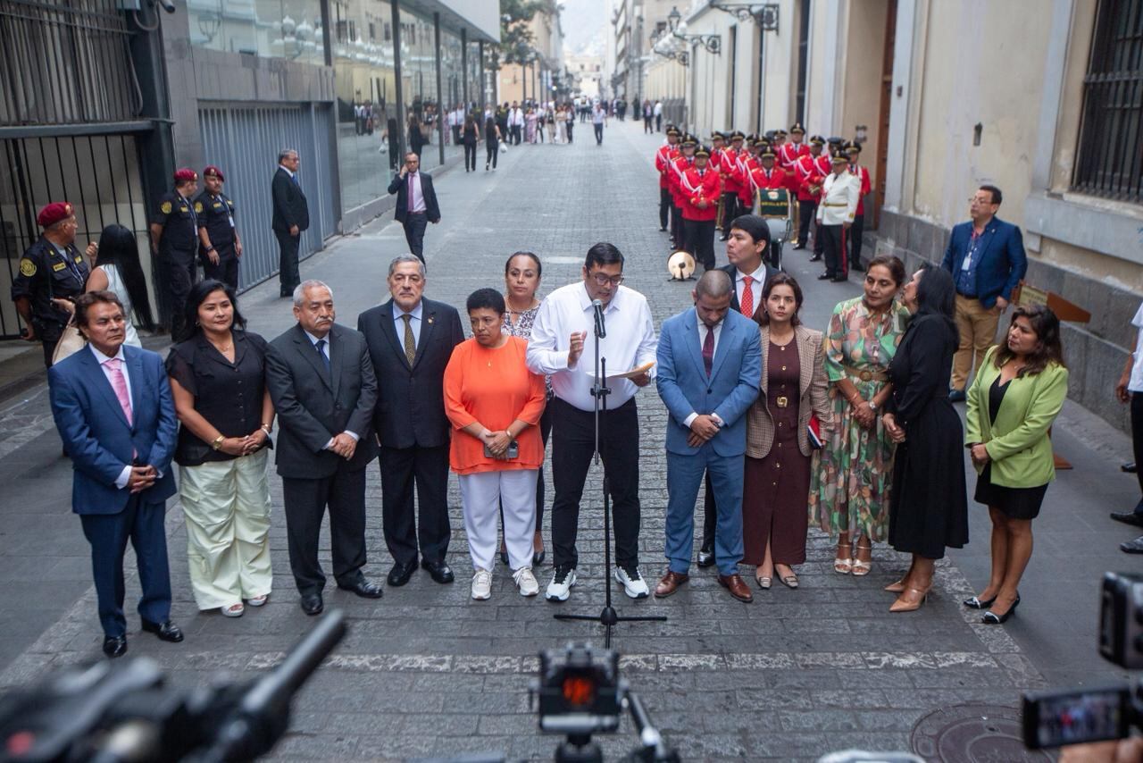 Congresistas ingresan al Pleno para elegir al nuevo presidente de la República. Foto: GEC