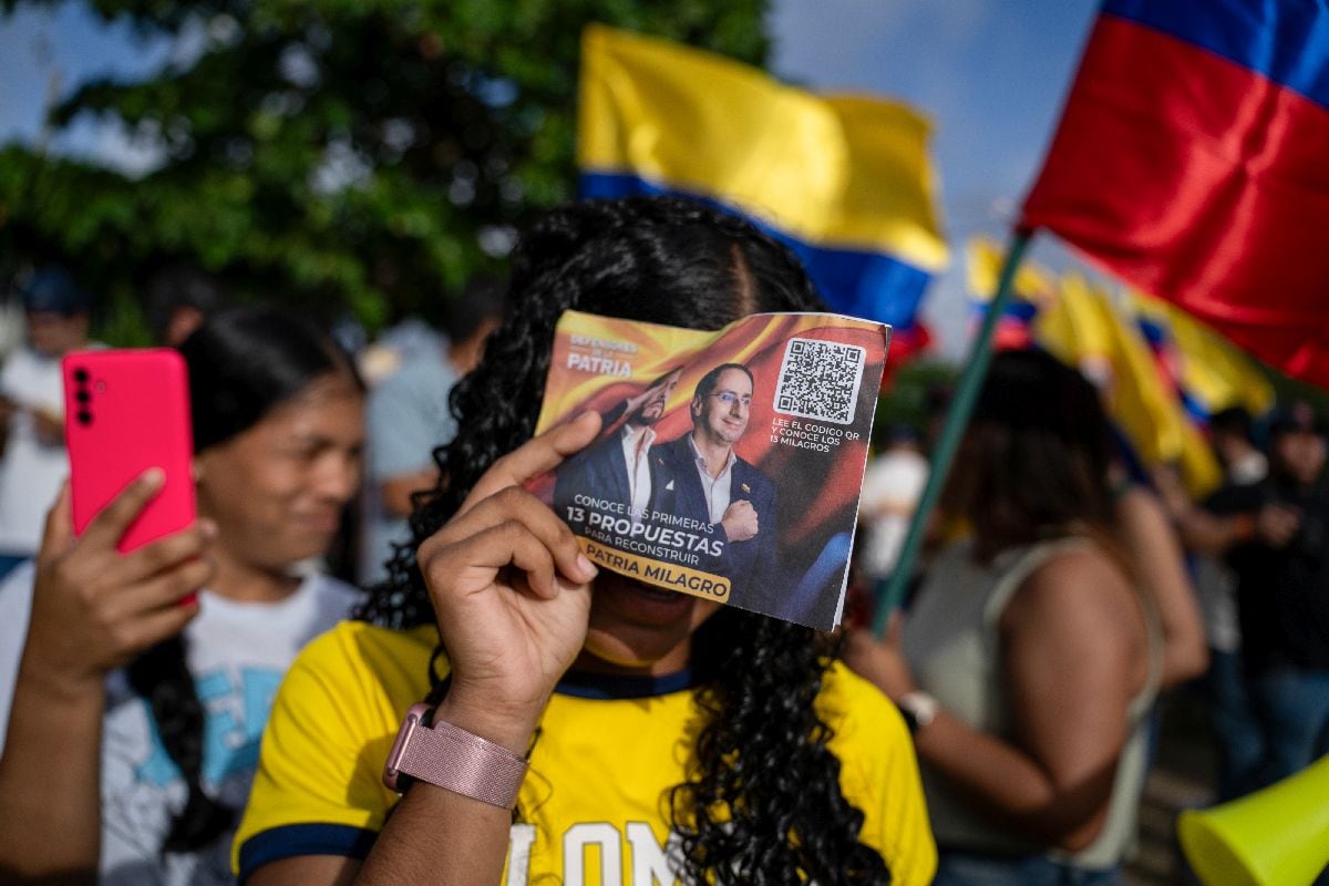 Simpatizantes durante un acto de la campaña electoral de Abelardo de la Espriella en Barranquilla, Colombia, el domingo 21 de junio de 2026. Colombia eligió como presidente al abogado conservador De la Espriella, lo que marcó un giro hacia políticas favorables a la actividad empresarial y a Estados Unidos, tras cuatro años de gobierno de izquierda.
